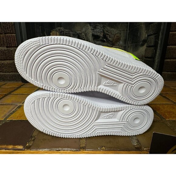 Women’s 7.5 Nike Air Force 1 ‘07 LV8 Worldwide Pack Volt Low Sneakers CK6924-101 - Picture 8 of 9